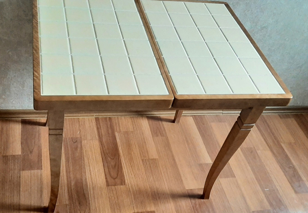 Стол с керамической плиткой  раздвижной Домино 87 (бук, ноги деревянные фигурные)